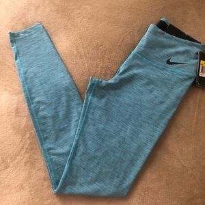 🆕Nike Sz:S Blue and Black Leggings
